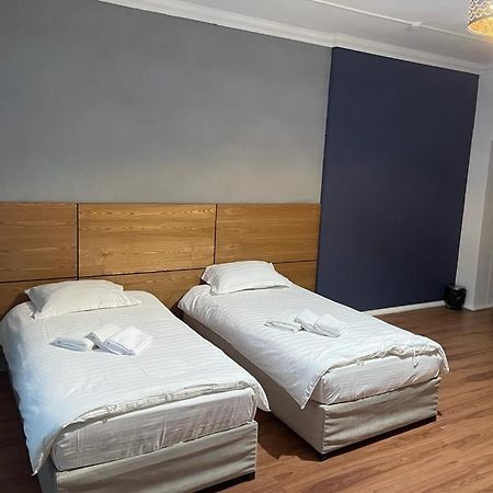 Hotel Mandarin Atirau Kültér fotó