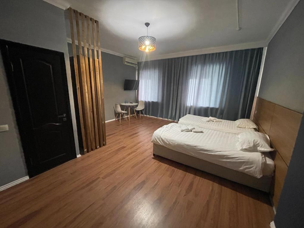 Hotel Mandarin Atirau Kültér fotó